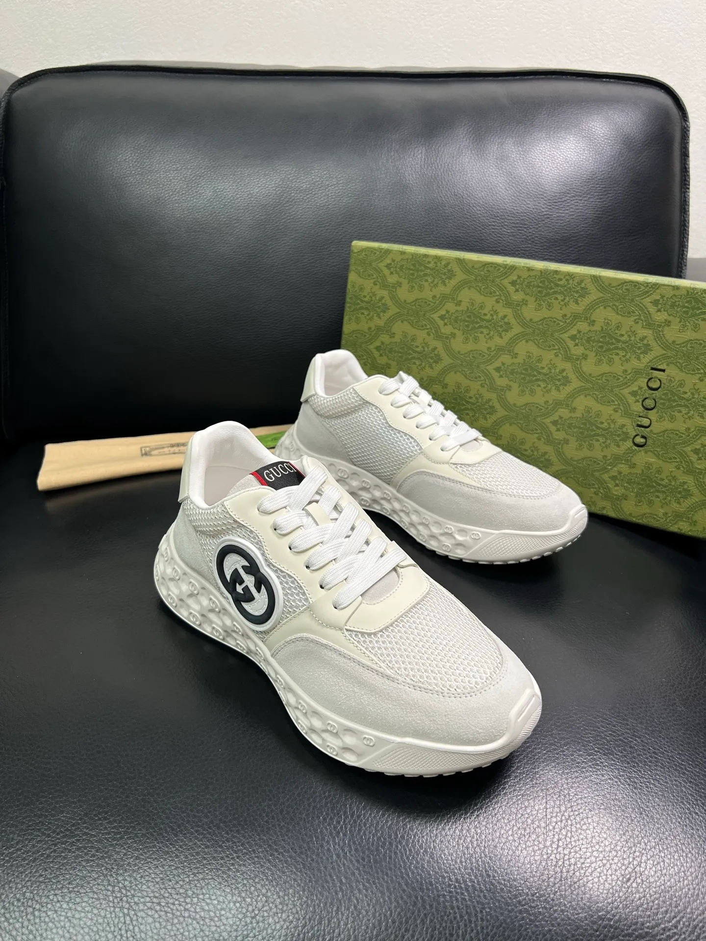 Men's shoes 💰780 Gucci top purchasing agency Gucci counter synchronization. Original factory configuration imported cowhide from Italy with mesh fabric, high-quality splicing and complex craftsmanship, imported cowhide lining, sole: original factory specially provided original sole super comfortable, original factory with single goods high quality, welcome to compare, code number 39-44 (customized 38 45) 85856